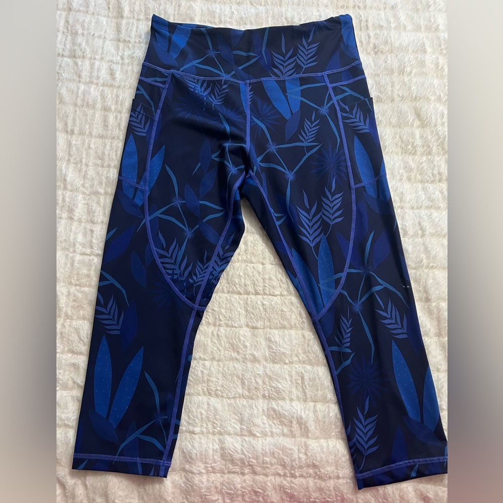 Zyia Light n Tight capri leggings with pockets